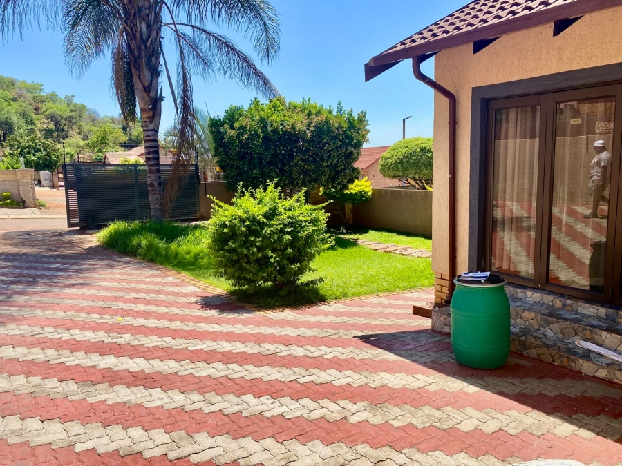 3 Bedroom Property for Sale in Tlhabane West North West